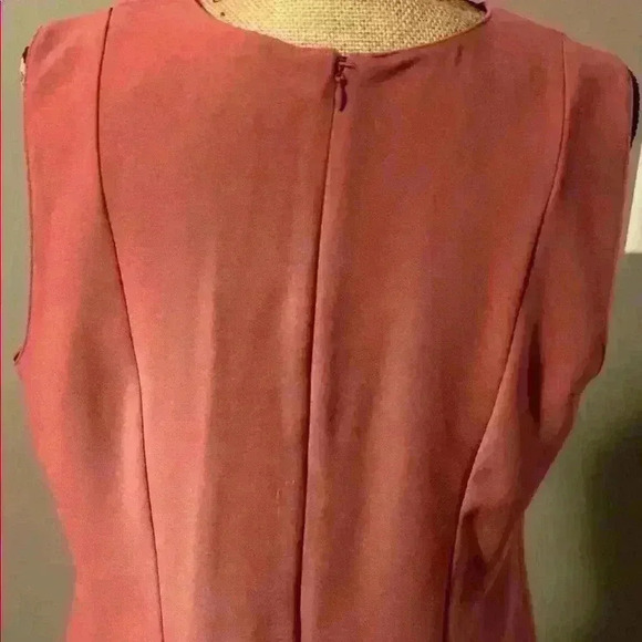 Ann Taylor sleeveless top - Picture 2 of 4